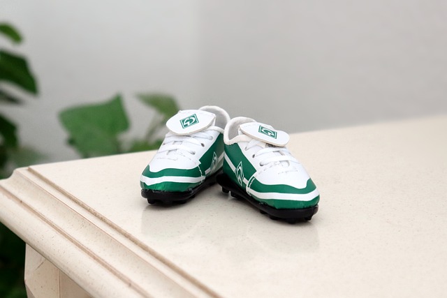 小有波折中曼联拿下直接晋级名额，加纳乔和梅努还舍得卖吗？.